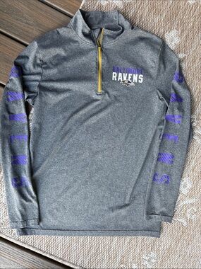 NFL Baltimore Ravens Heather Gray Team Apparel Shirt with Black Tag
